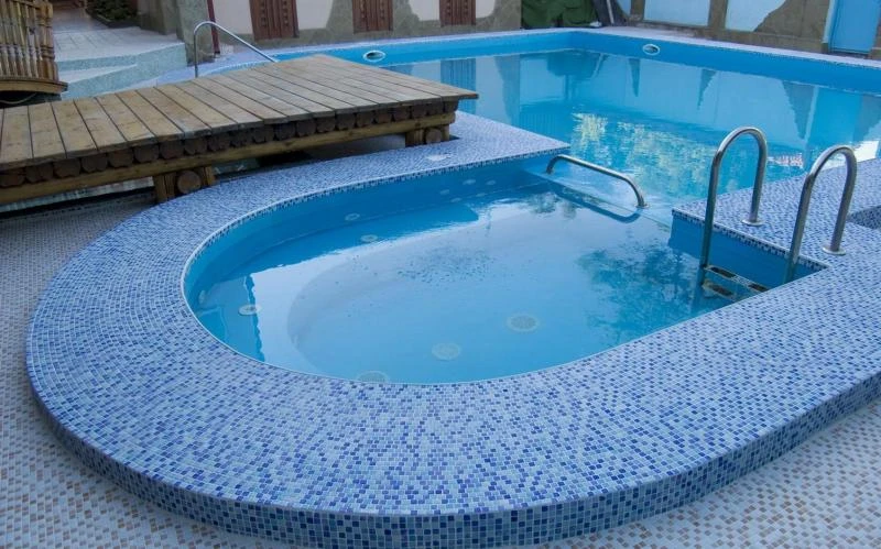 Отделка бассейна мозаикой